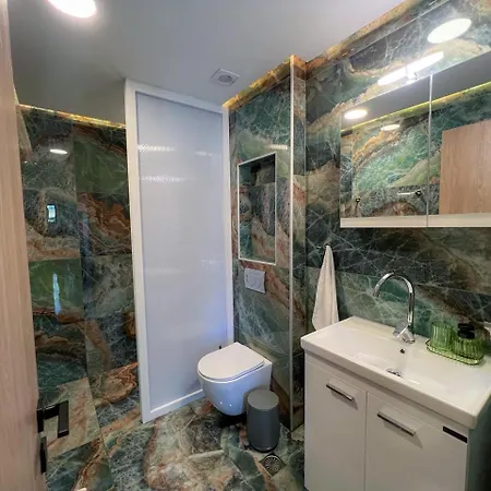 Seanest Luxury Χανιώτη